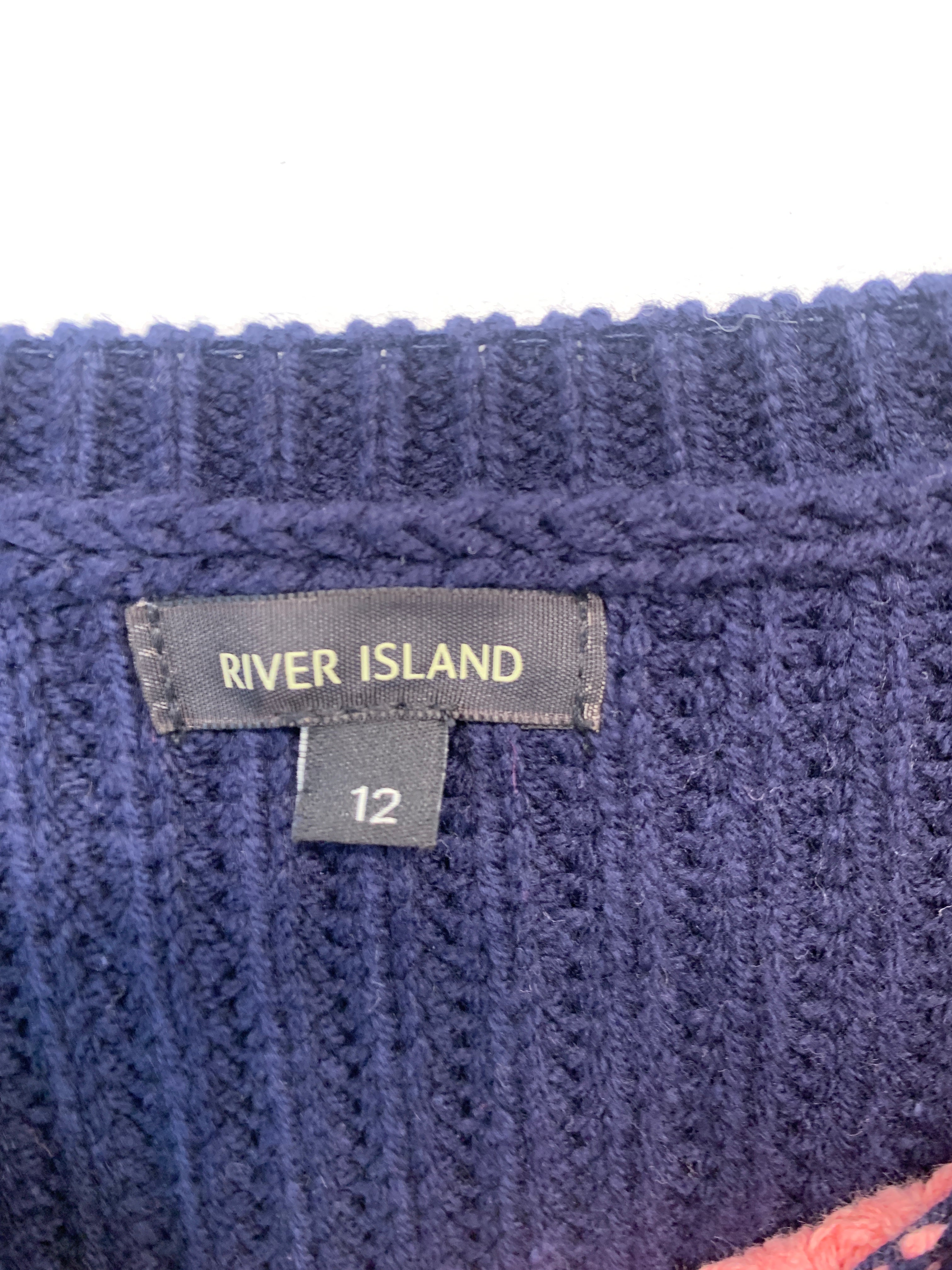 River Island Strik